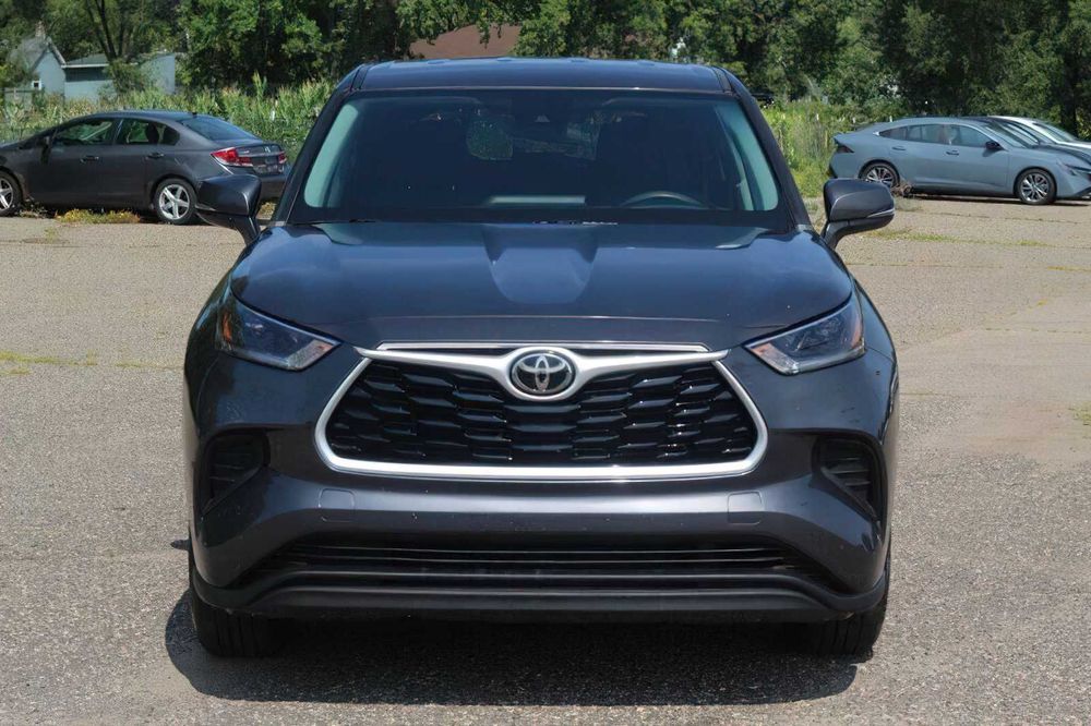 Toyota Highlander Limited      2021