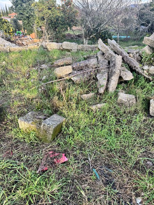 Pedras para construir muro ou caminho