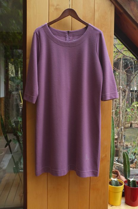 prążkowana sportowa pudełkowa sukienka Trigema na co dzień brudny róż