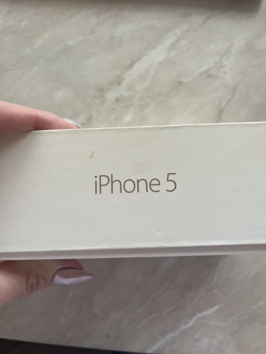 Продам вживаний телефон Iphone Apple5, під ремонт або на деталі.