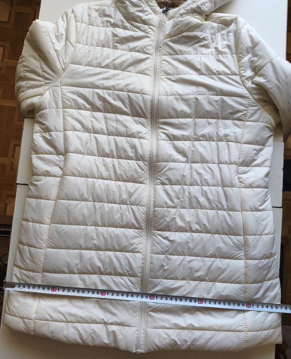 Продам новую утеплённую курточку разм 48-50!