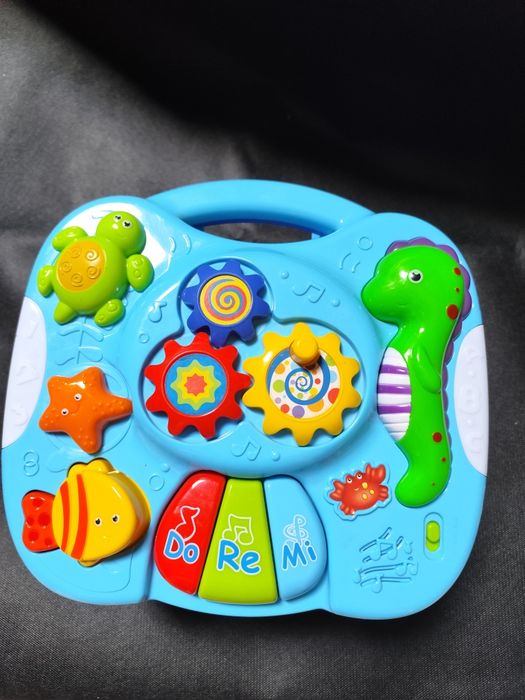 Stolik edukacyjny dla malucha