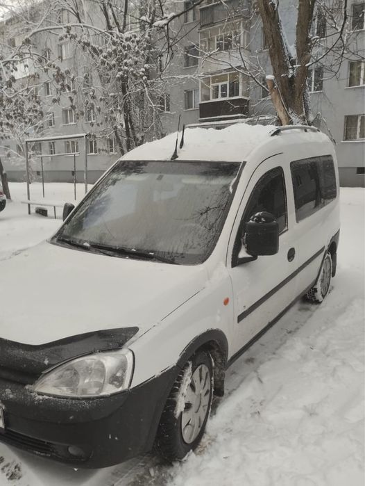 Opel combo 2002год 1.7 дизель !