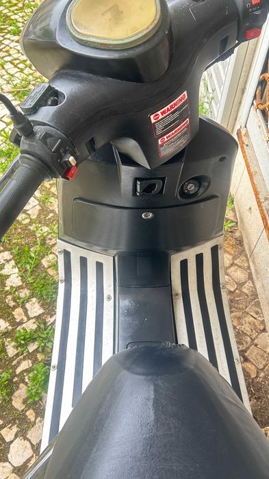125cc Scooter Urbana ZNEN | Ano 2009 | Extras Incluídos