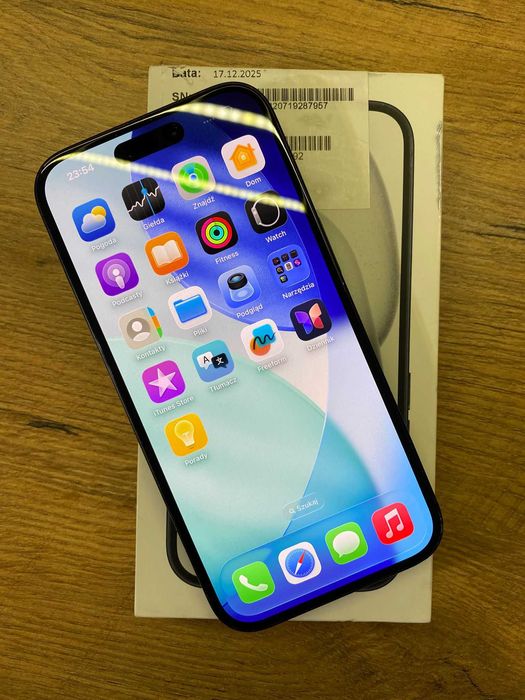 iPhone 15 bardzo dobry stan zadbany