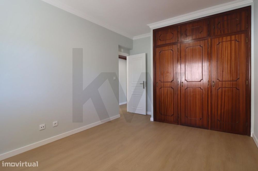 Apartamento T2 Totalmente Remodelado na Quinta do Rosário/Costa da Gui