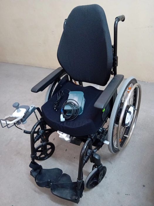 Cadeira de rodas elétrica