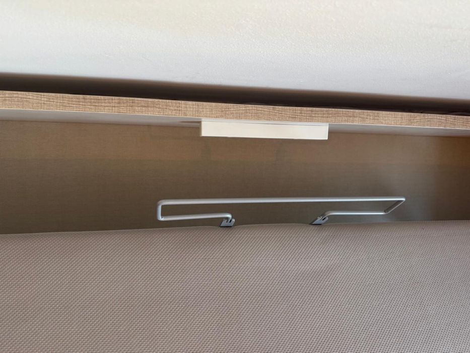 Cama sommier Pikolin DESIGN AL AIRE 140x200 com arrumação e pés