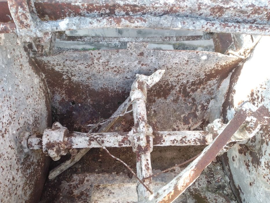 Бетонозмішувач 300-400літ.