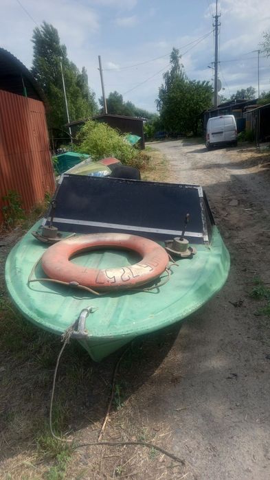 Продам човен Крим с двигуном