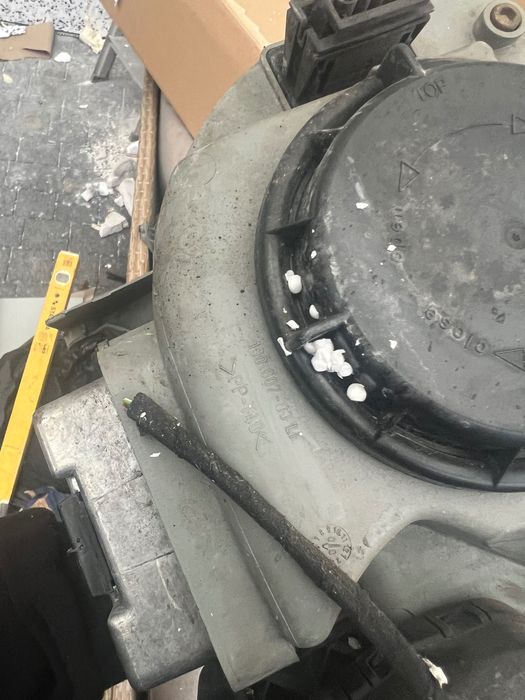 Komplet lamp xenon MERCEDES W210 oryginał Hella