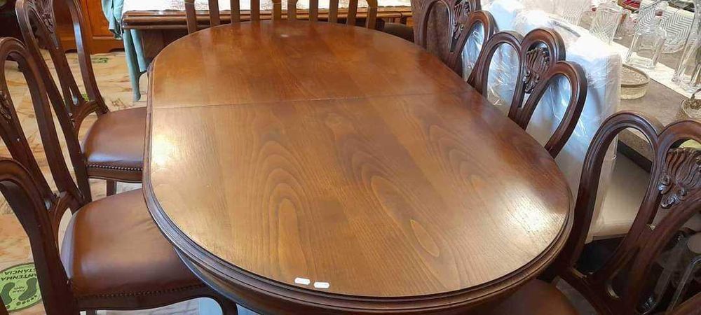 Mesa e cadeiras de sala jantar