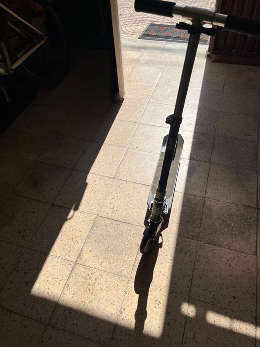 Selling Oxelo MID7 Scooter.64739764971522122