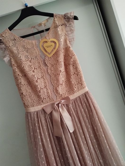 Sukienka w kropki tiulowa / Sukienka MIDI z koronki