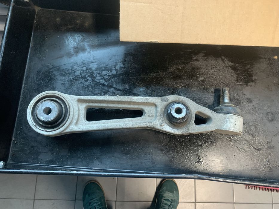 Продам ричаг, ступицю Tesla model S