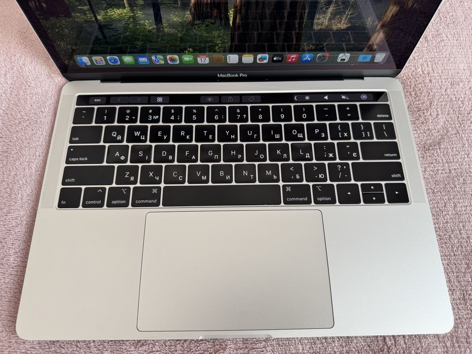 MacBook Pro 13 2019 / i5 2.4GHz / 16GB RAM / 256SSD / Retina A1989