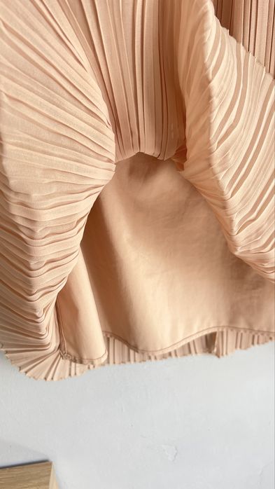 Спідниця zara пліссе бежева міді зі складками