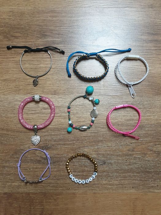 Zestaw bransoletek 8 szt.