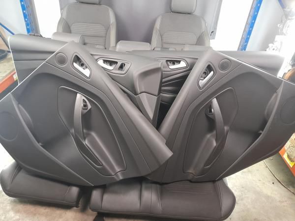 Conjunto de bancos FORD Kuga II (DM2)