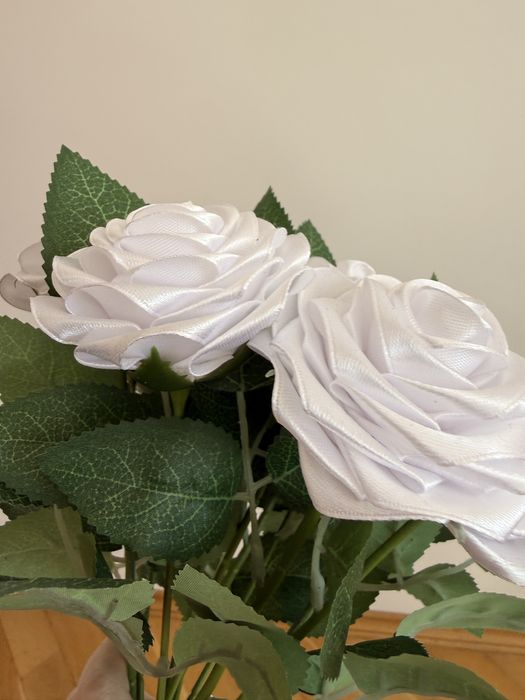 Букет троянд з атласної стрічки