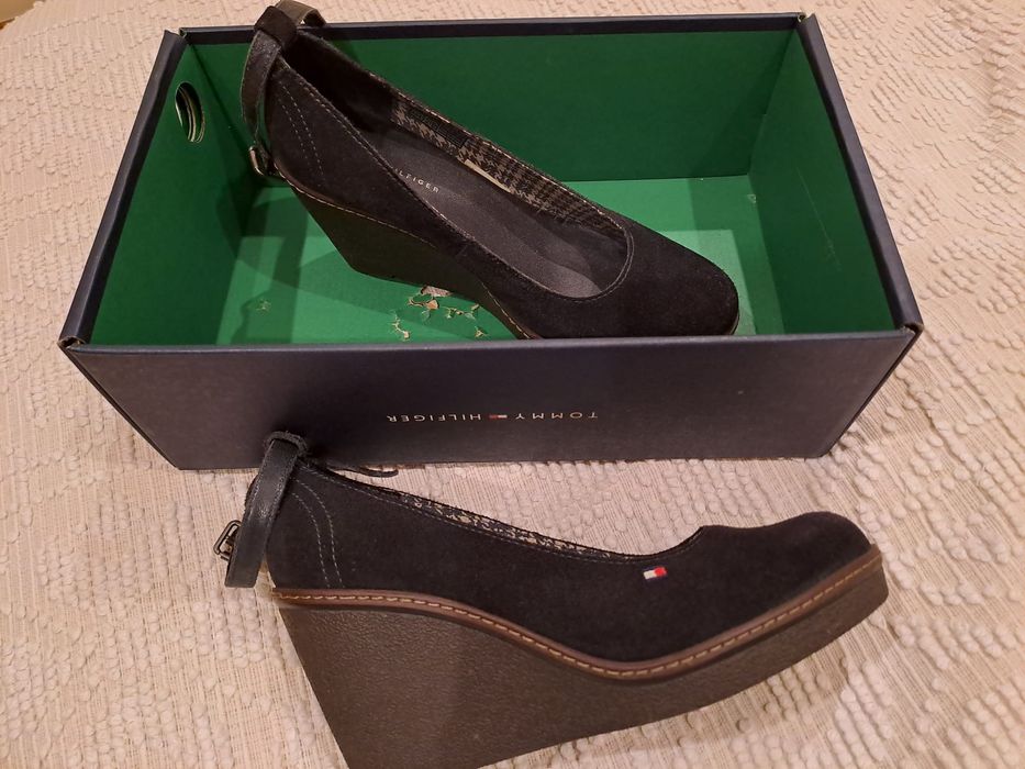 Sapatos tommy 38 lindas super confortáveis