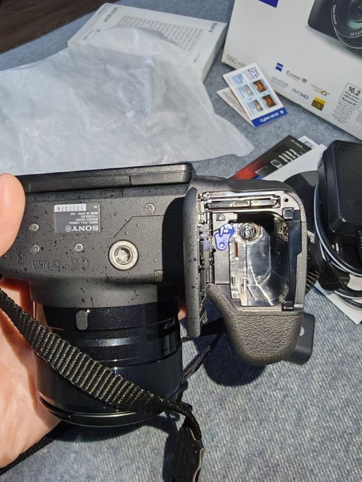 Câmera digital Sony Cyber-shot DSC-HX100V Bridge