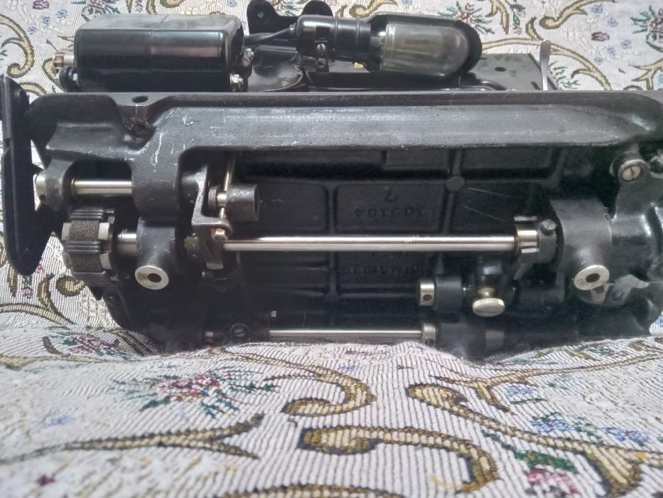 Швейная машина Singer