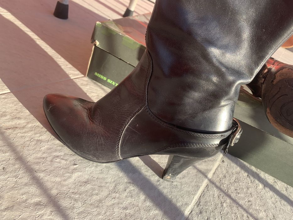 Botas pele salto alto  37