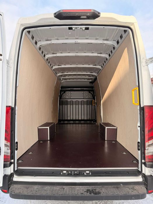 Iveco Daily L4H2 Profesjonalne zabudowy aut dostawczych KNAUTECH