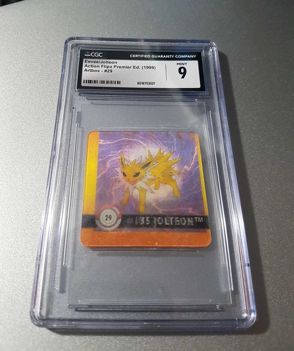 Eevee/Jolteon "Action Flipz" - CGC 9 - Pokémon 1999