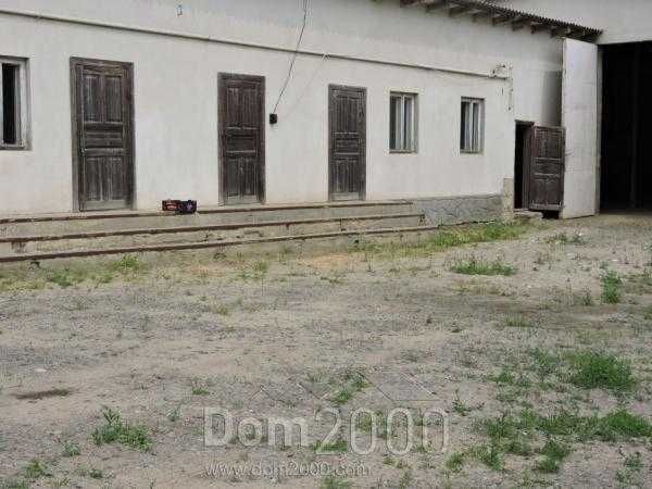 Продаж садиби: 1078 кв.м. будівель, понад 60 га с/г землі