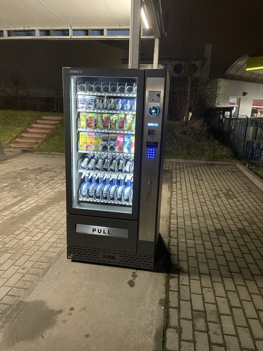 AUTOMAT VENDINGOWY EVEND SOLID 8 gotowy do pracy, wysoka pojemność, płatności bezgotówkowe