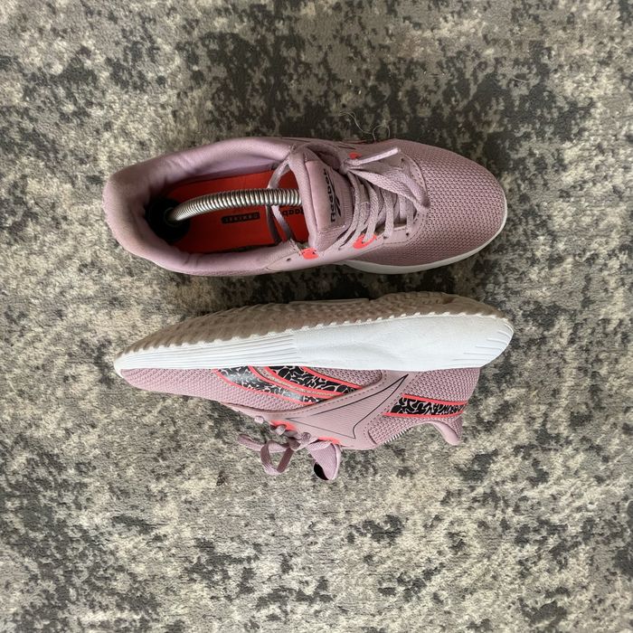 Продаю Спортивні  Кросівки Reebok