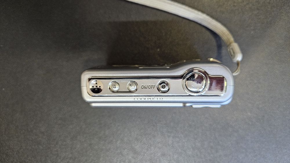 Nikon Coolpix L12