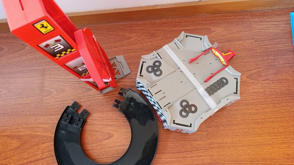 Garagem de carros Burago Ferrari