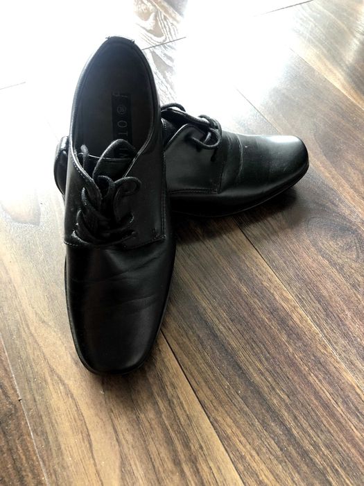 Buty chłopięce, eleganckie do garnituru / komunii, cena do negocjacji