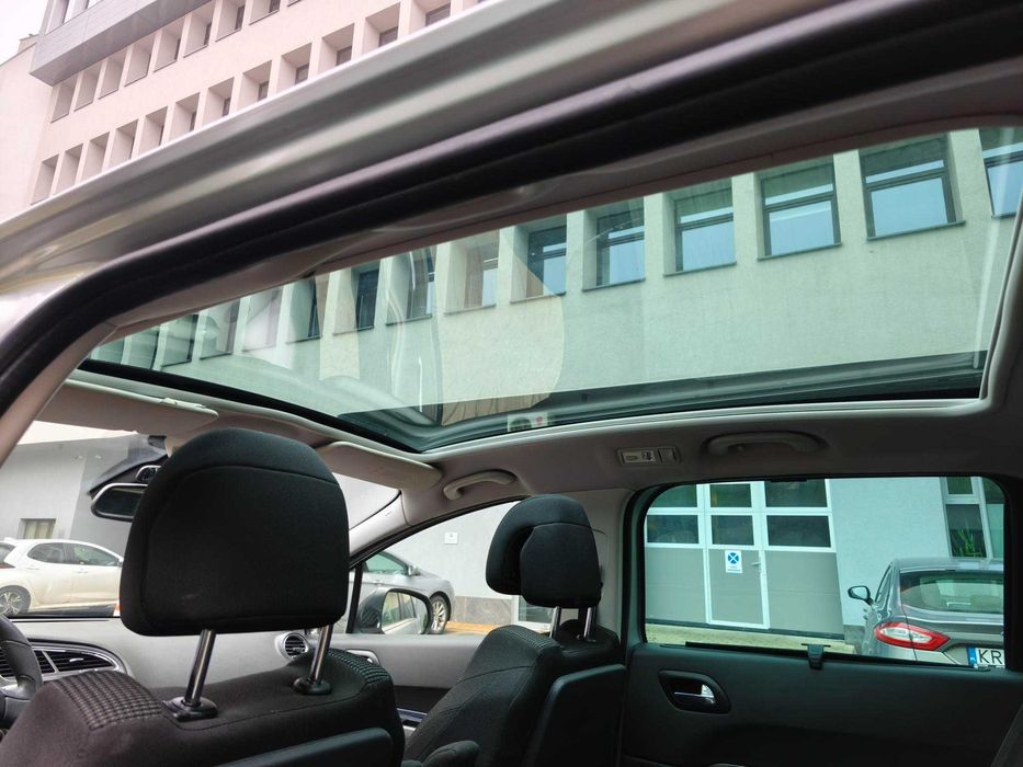 Peugeot 5008 2,0 HDI 163km automat 7 osób HAK