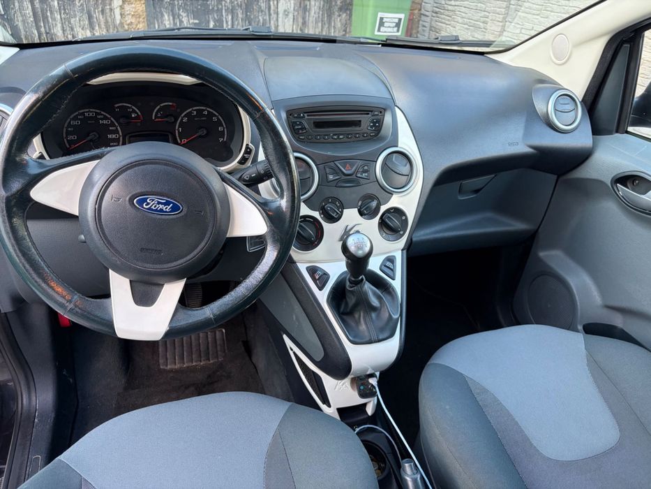 Sprzedam auto Forda ka