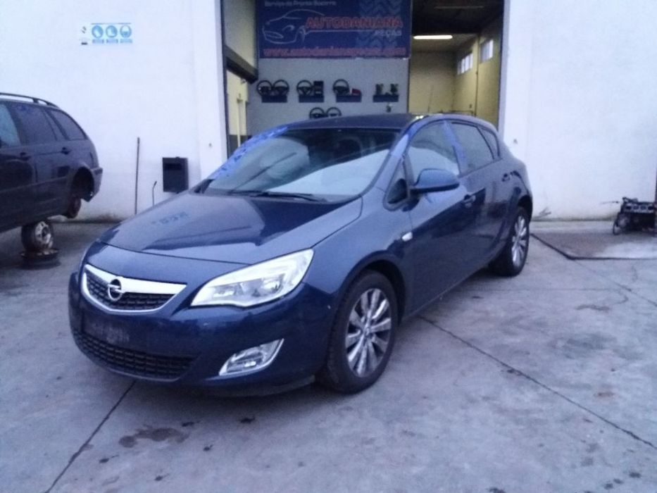 Opel Astra J carro/carrinha 2009 ate 2015 às peças