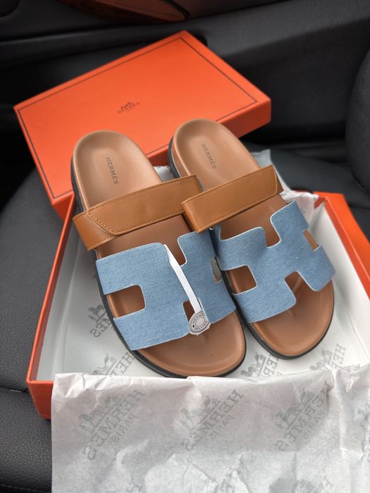 В наявності жіночі тапки hermes шльопанці hermes