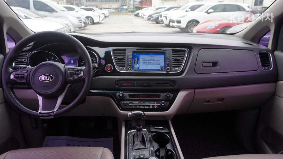 KIA CARNIVAL 3Gen 9місць Prestige Повернення ПДВ