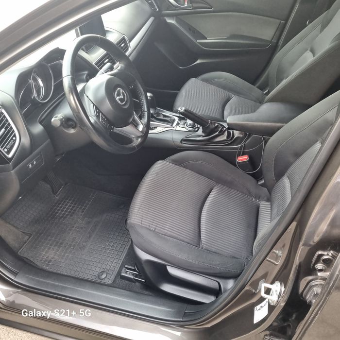 Продам Мазду 3 1.5литра. 2014 год Офіційну Автомат