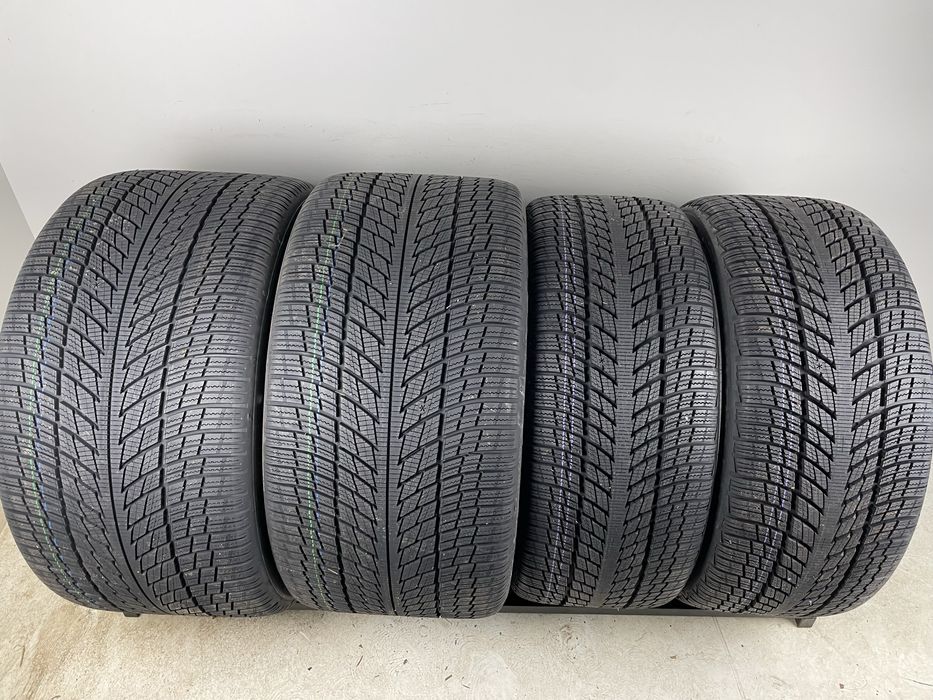 245/35R20 95V 305/30R21 104V Goodyear UltraGrip Performance 3 NA2 NOWE