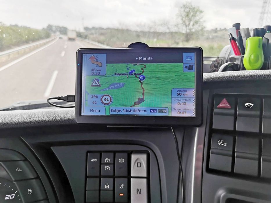 Base redonda para fixação do GPS em cima do tablier qualquer veículo
