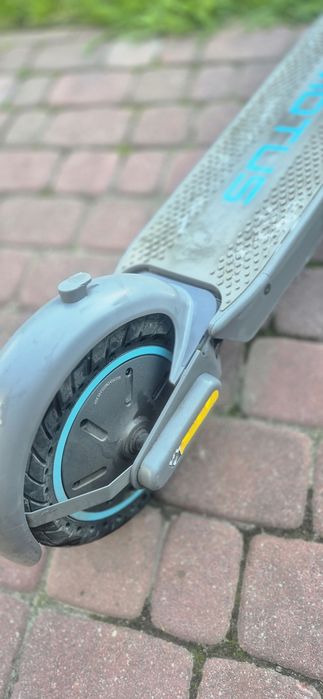 Hujalonga Elektryczna Motus Scooty 10Plus