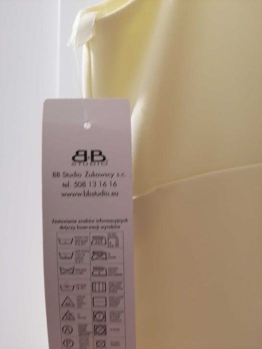 Sukienka BB Studio  L 40. Na żywo kolor jest ciemniejszy cytrynowy.
