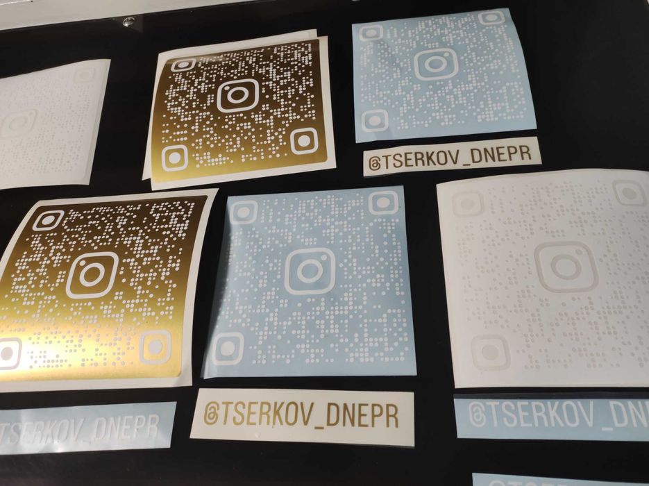 Виготовлення наклейок наліпок  |реклама на авто| білий текст на скло