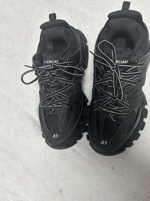 Balenciaga track 42