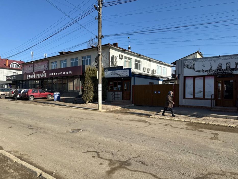 Здаєтья приміщення фасад Сторожинець