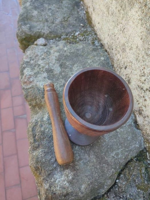 Conjunto de Cigarreira e Pilão em madeira africana